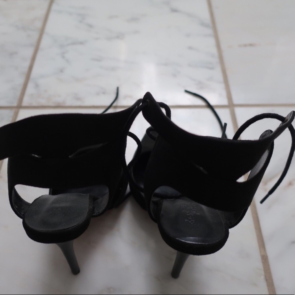 Heels - Picture 3 of 6